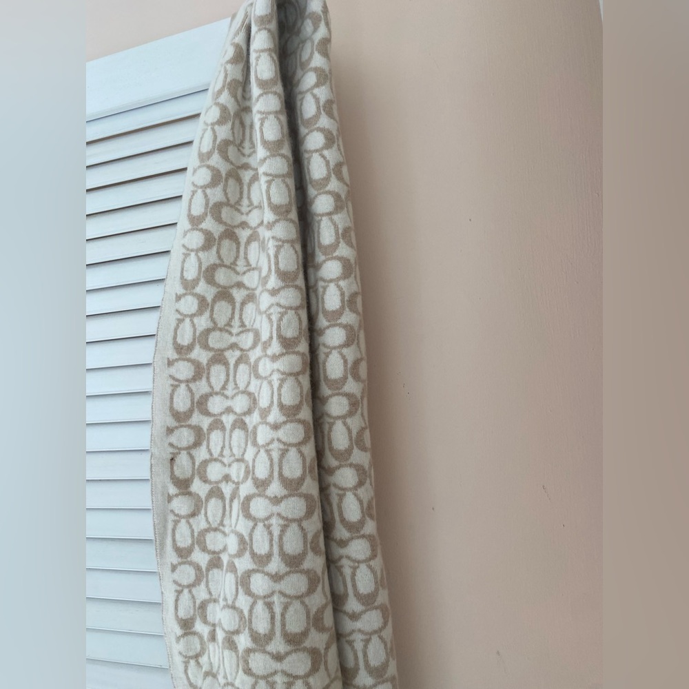 Coach Tan/Cream Reversible Scarf/Wrap Wool Blend-Excellent Condition-Approx68x10